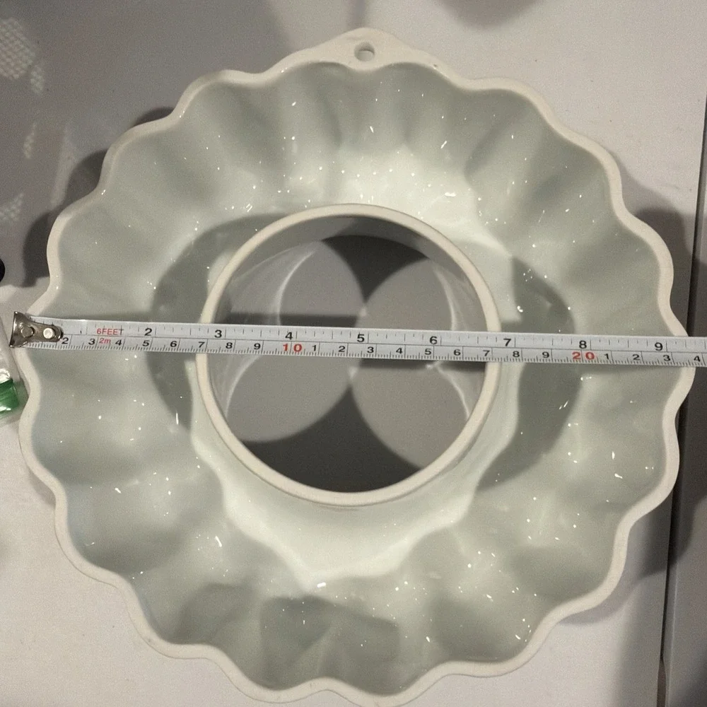 Vtg 1970s Dansk Porcelain Ring Cake‎ Mold 9.25